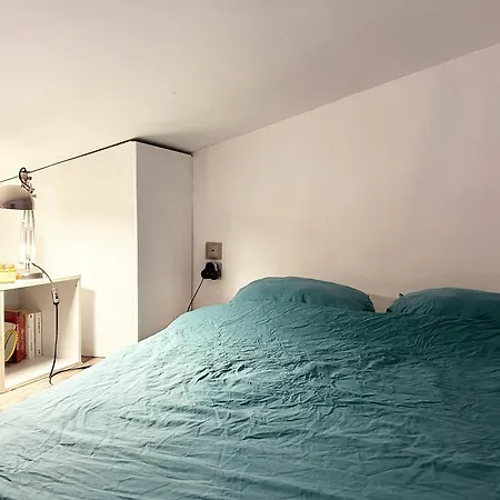 A Montmartre Atelier Architecte Guest house